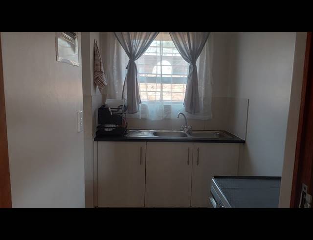 3 BEDROOM FREESTANDING FOR SALE IN DENNEOORD